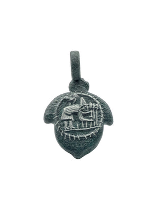 acorn sciatica charm, close up